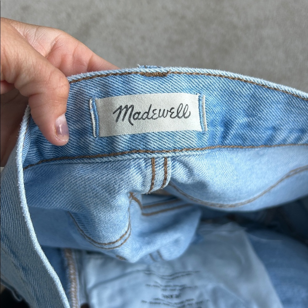 Madewell Light Blue Frayed Hem Women's Denim Shorts size 28 with Buttonfly - Picture 3 of 5
